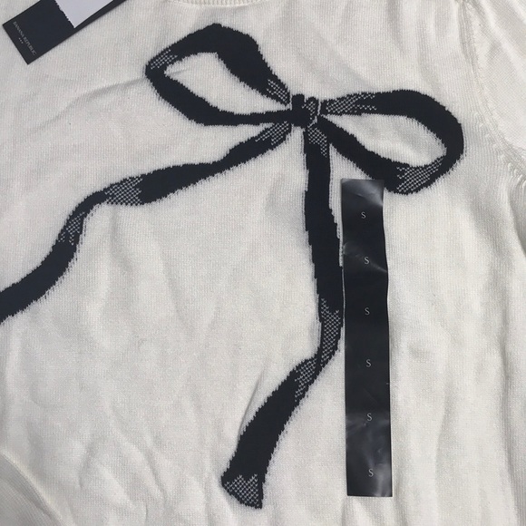 Banana Republic Sz small bow sweater - Picture 2 of 3